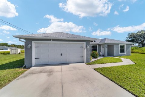 House in Ocala, Florida 3 bedrooms, 130.53 sq.m. № 1902216 - photo 5