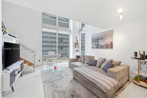 Condo in Miami, Florida, 1 bedroom  № 2076621 - photo 6