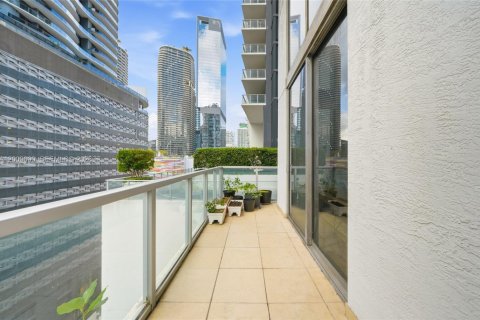 Condo in Miami, Florida, 1 bedroom  № 2076621 - photo 9