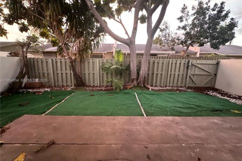 Снять в аренду виллу или дом в Майами, Флорида 3 спальни, 118.54м2, № 1982700 - фото 15