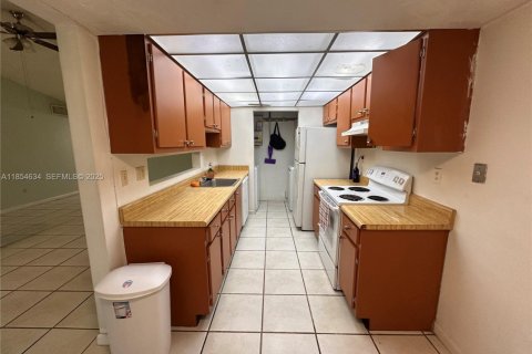 Снять в аренду виллу или дом в Майами, Флорида 3 спальни, 118.54м2, № 1982700 - фото 7