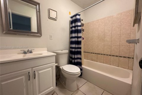 Снять в аренду виллу или дом в Майами, Флорида 3 спальни, 118.54м2, № 1982700 - фото 10