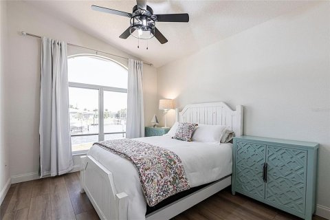 House in Punta Gorda, Florida 3 bedrooms, 201.97 sq.m. № 1673812 - photo 24