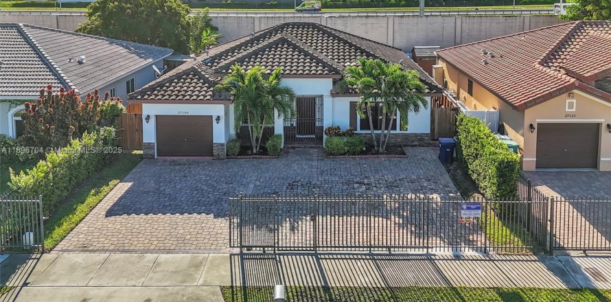 Villa ou maison à Homestead, Floride 3 chambres, 146.14 m2 № 1948075