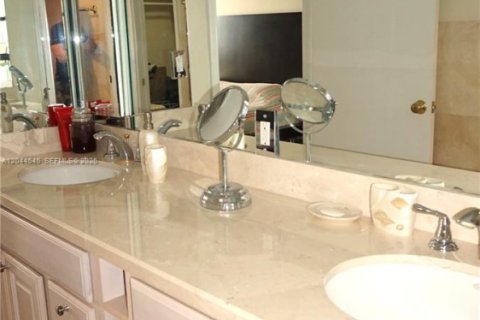 Copropriété à vendre à Key Biscayne, Floride: 2 chambres, 130.9 m2 № 2261877 - photo 25