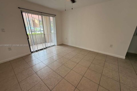 Condominio en alquiler en Miami, Florida, 1 dormitorio, 54.63 m2 № 2030684 - foto 4