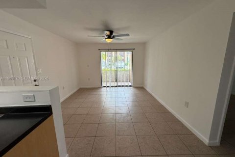 Condominio en alquiler en Miami, Florida, 1 dormitorio, 54.63 m2 № 2030684 - foto 3