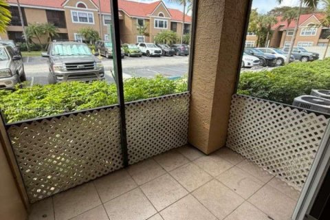 Condominio en alquiler en Miami, Florida, 1 dormitorio, 54.63 m2 № 2030684 - foto 15