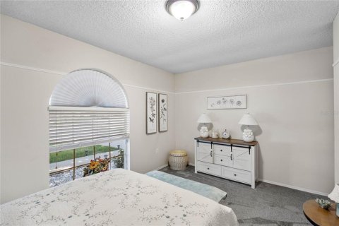 House in Sarasota, Florida 3 bedrooms, 142.42 sq.m. № 2210993 - photo 28