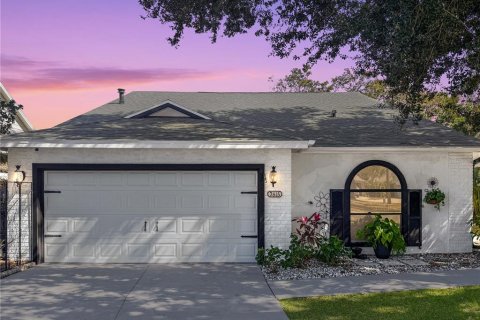 House in Sarasota, Florida 3 bedrooms, 142.42 sq.m. № 2210993