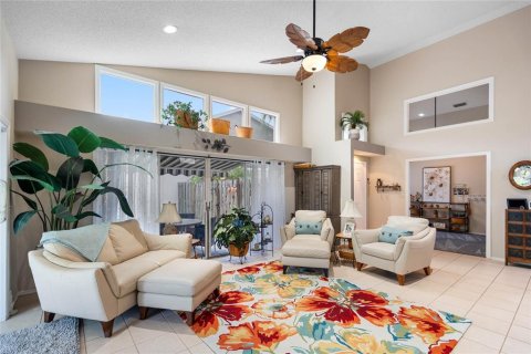 House in Sarasota, Florida 3 bedrooms, 142.42 sq.m. № 2210993 - photo 9