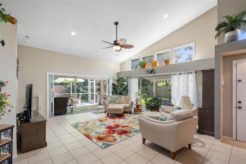 House in Sarasota, Florida 3 bedrooms, 142.42 sq.m. № 2210993 - photo 10