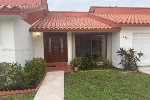 House in Miami, Florida 4 bedrooms, 186.36 sq.m. № 1890453 - photo 1