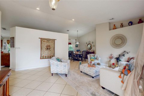 Casa en venta en Homestead, Florida, 4 dormitorios, 211.35 m2 № 2058282 - foto 4