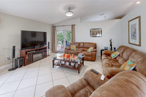 Casa en venta en Homestead, Florida, 4 dormitorios, 211.35 m2 № 2058282 - foto 21