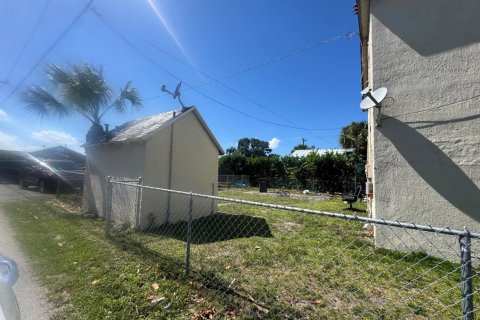 Propiedad comercial en venta en West Palm Beach, Florida, 285.12 m2 № 2251055 - foto 9