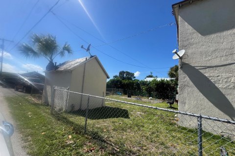 Propiedad comercial en venta en West Palm Beach, Florida, 285.12 m2 № 2251055 - foto 8