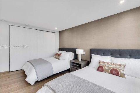 Condo in Miami, Florida, 3 bedrooms  № 2035598 - photo 24