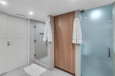 Condo in Miami, Florida, 3 bedrooms  № 2035598 - photo 5