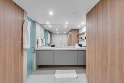 Condo in Miami, Florida, 3 bedrooms  № 2035598 - photo 4