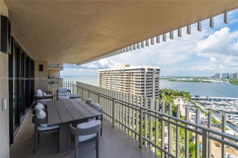 Condo in Miami, Florida, 3 bedrooms  № 2035598 - photo 10
