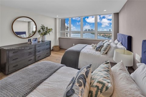 Condo in Miami, Florida, 3 bedrooms  № 2035598 - photo 21