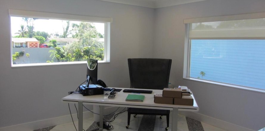 Propiedad comercial en Boynton Beach, Florida № 714620