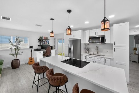 Купить виллу или дом в Тампа, Флорида 5 комнат, 116.69м2, № 2212092 - фото 16