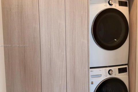 Снять в аренду кондоминиум в Майами, Флорида 2 спальни, 153.01м2, № 1982809 - фото 12