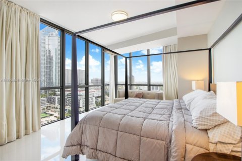 Снять в аренду кондоминиум в Майами, Флорида 2 спальни, 153.01м2, № 1982809 - фото 10