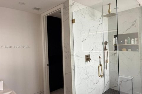 Снять в аренду кондоминиум в Майами, Флорида 2 спальни, 153.01м2, № 1982809 - фото 15