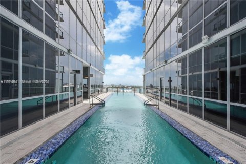 Снять в аренду кондоминиум в Майами, Флорида 2 спальни, 153.01м2, № 1982809 - фото 18