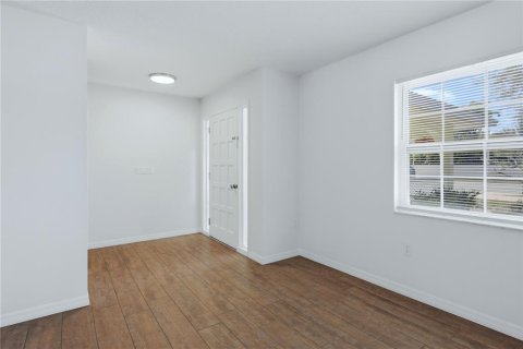 House in Sarasota, Florida 3 bedrooms, 159.79 sq.m. № 2142997 - photo 10