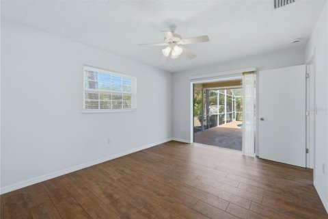 House in Sarasota, Florida 3 bedrooms, 159.79 sq.m. № 2142997 - photo 23