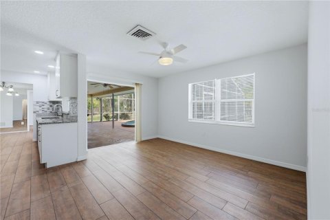 House in Sarasota, Florida 3 bedrooms, 159.79 sq.m. № 2142997 - photo 20