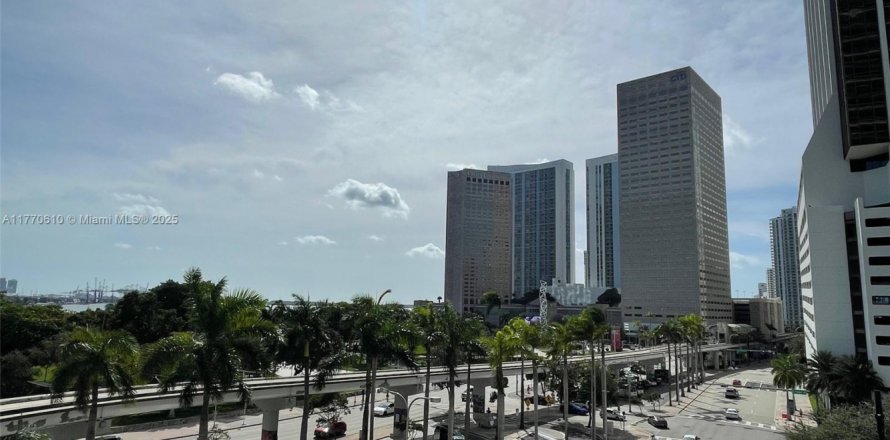 Condominio en Miami, Florida, 2 dormitorios № 1593622