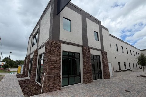 Propiedad comercial en venta en Kissimmee, Florida, 122.17 m2 № 2105046 - foto 6