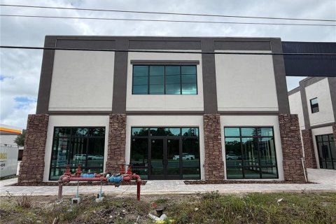 Propiedad comercial en venta en Kissimmee, Florida, 122.17 m2 № 2105046 - foto 5