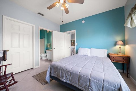 Condo in Seminole, Florida, 2 bedrooms  № 1804759 - photo 20
