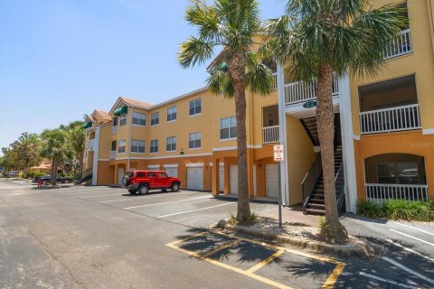Condo in Seminole, Florida, 2 bedrooms  № 1804759 - photo 30