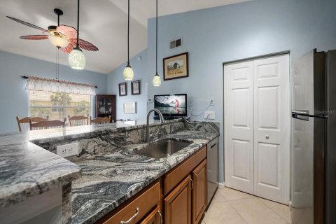 Condo in Seminole, Florida, 2 bedrooms  № 1804759 - photo 13