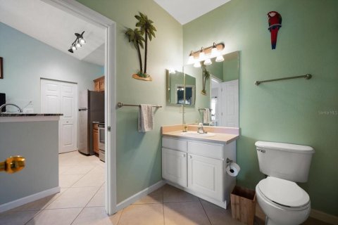 Condo in Seminole, Florida, 2 bedrooms  № 1804759 - photo 16