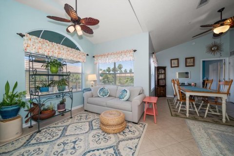 Condo in Seminole, Florida, 2 bedrooms  № 1804759 - photo 8