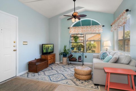 Condo in Seminole, Florida, 2 bedrooms  № 1804759 - photo 7