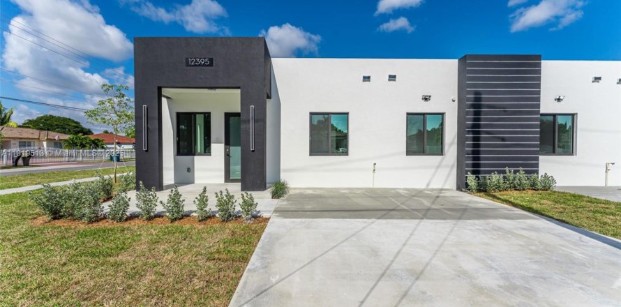 Townhouse in Miami, Florida 3 bedrooms № 1974964