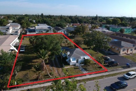 Commercial property in Hollywood, Florida № 1745888 - photo 6
