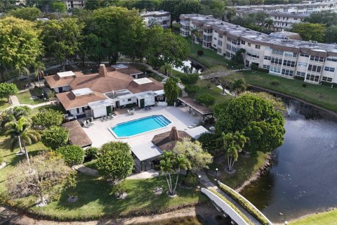 Condo in Lauderdale Lakes, Florida, 1 bedroom  № 1737701 - photo 4