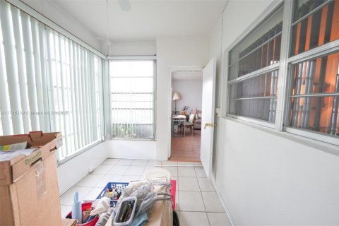 Condo in Lauderdale Lakes, Florida, 1 bedroom  № 1737701 - photo 21