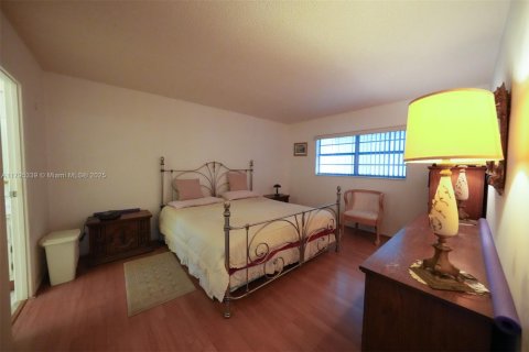 Condo in Lauderdale Lakes, Florida, 1 bedroom  № 1737701 - photo 16
