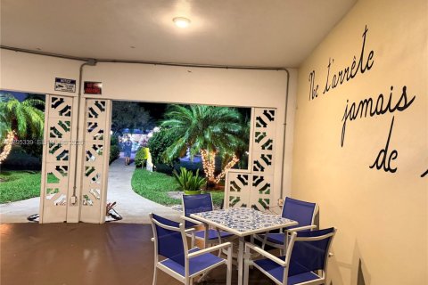 Condo in Lauderdale Lakes, Florida, 1 bedroom  № 1737701 - photo 29